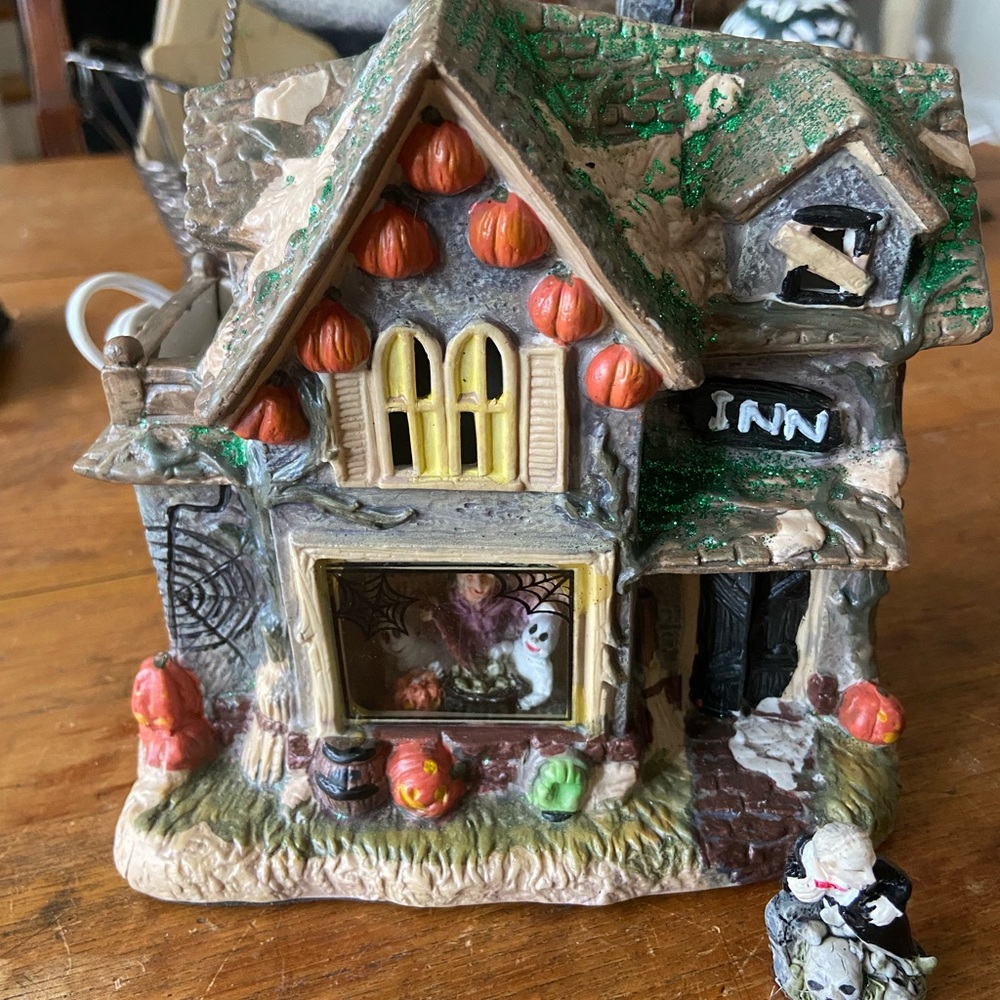 Hand-Painted Light Up Ceramic Haunted Inn Halloween House Décor
